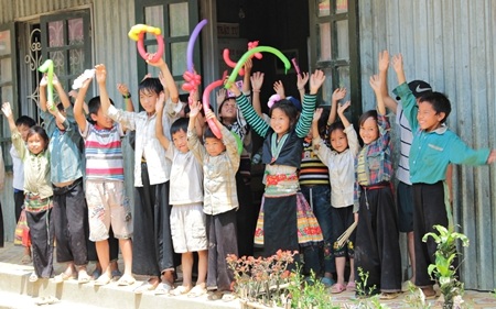 Thích thú với những món quà làm từ bóng bay