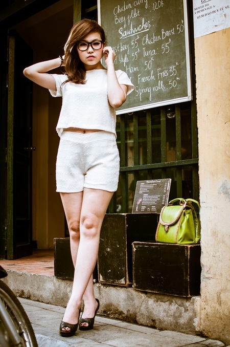 Tự tin phối đồ sành điệu, lựa váy cho kì nghỉ xả stress - 2 Đầm peplum không tiện dụng ư, đừng vội vã kết luận như vậy.