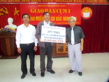 "Phải đặc biệt quan tâm con em đồng bào dân tộc thiểu số" - 3 Phải đặc biệt quan tâm con em đồng bào dân tộc thiểu số