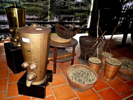 Chiếc gùi thân thuộc trong cuộc sống của người Ê đê 