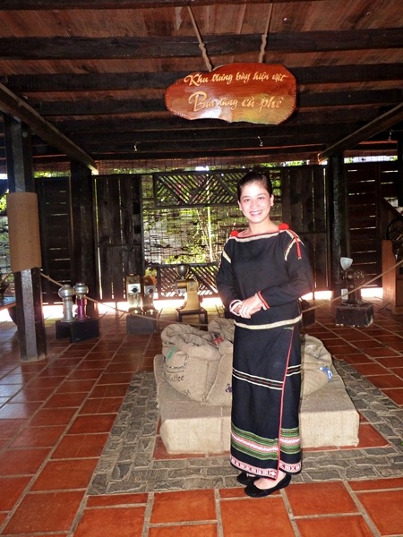 Nằm trong khuôn viên của Làng Cà phê, Bảo tàng như một Tây Nguyên thu nhỏ.