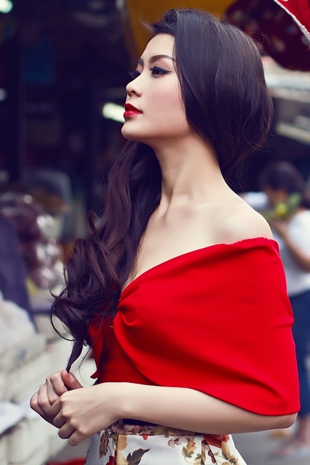 Diễm Trang gợi ý những chiếc váy "ngọt lịm" cho ngày Valentine - 9 Họa tiết hoa hồng - loài hoa tượng trưng cho tình yêu vĩnh cửu là