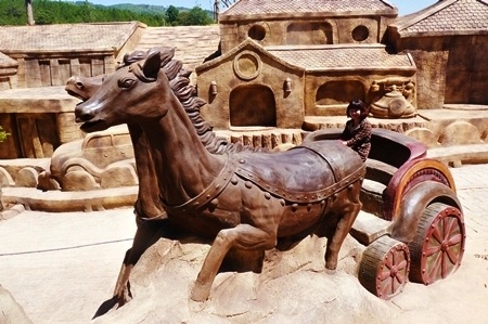 Những chú ngựa làm du lịch luôn là câu chuyện thú vị ở Đà Lạt.