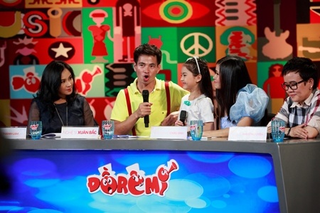 Thí sinh Đồ Rê Mí gọi Xuân Bắc là… “em” - 2 Cô bé răng sún chưa từng chịu thua bất cứ điệu nhảy khó nào.