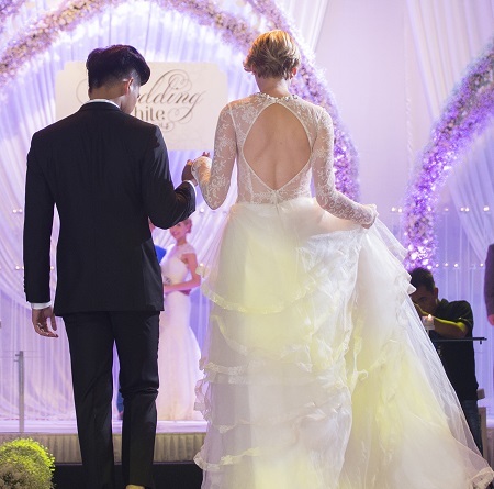Minh Hằng làm "cô dâu" sau tin đồn bị cắt show diễn vì mặc phản cảm - 6 Phương Nhung
