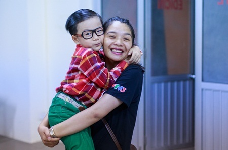 80 “chú Cuội” nhảy flash mob náo động sân khấu Đồ Rê Mí - 4 Bảo Nam là anh chàng hài hước nhất Đồ Rê Mí 2014.