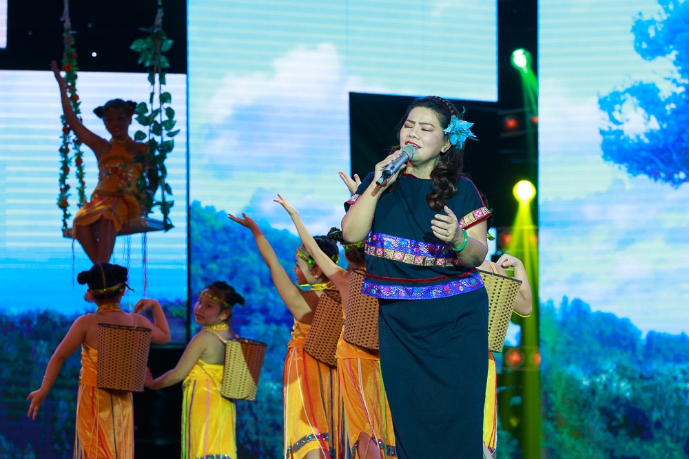 “Tự nhiên tôi cảm thấy gần như là em bé”, nhạc sỹ Đức Huy chia sẻ.