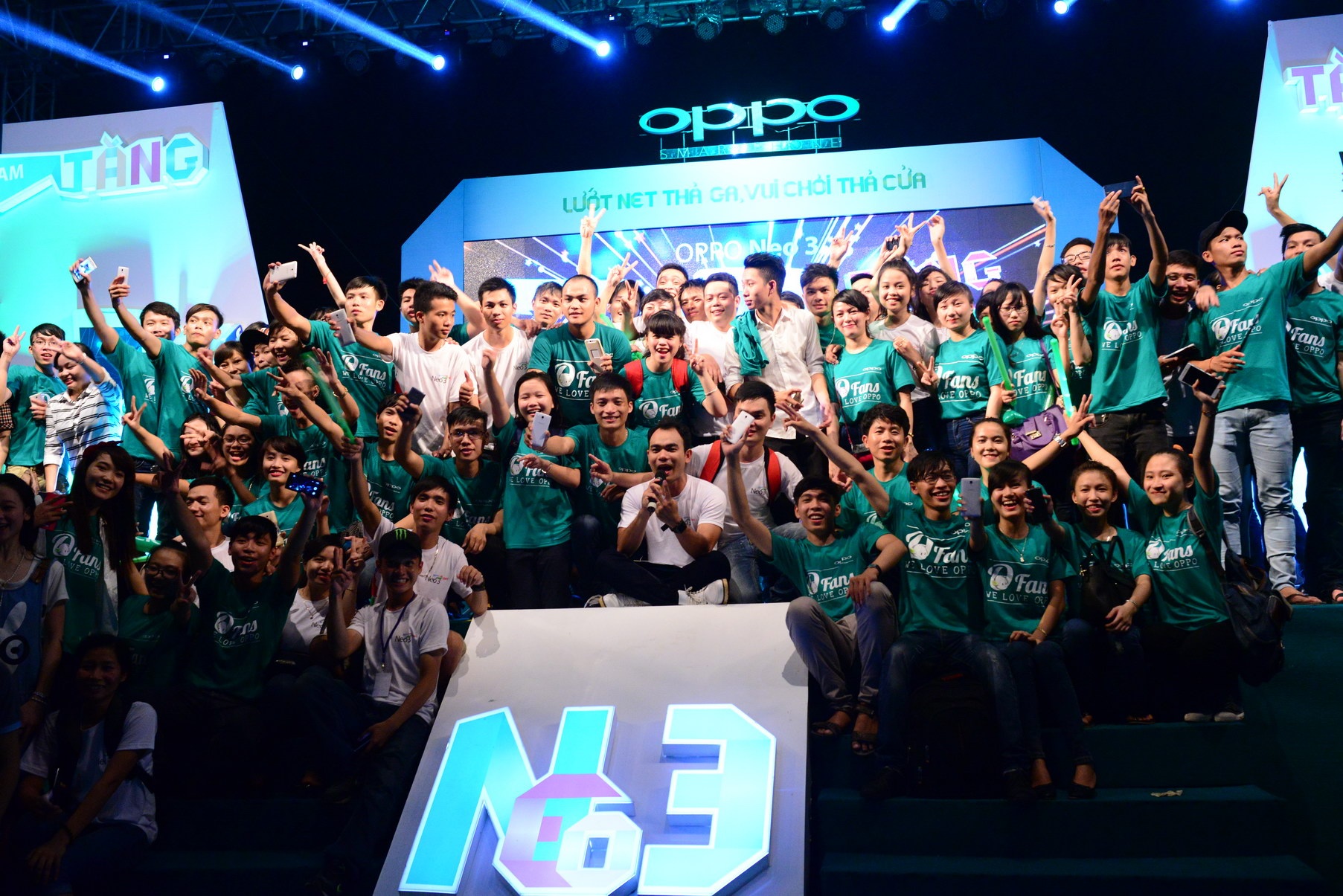 Nơi đó, các bạn trẻ có thể cùng hát cùng nhảy với thần tượng của mình