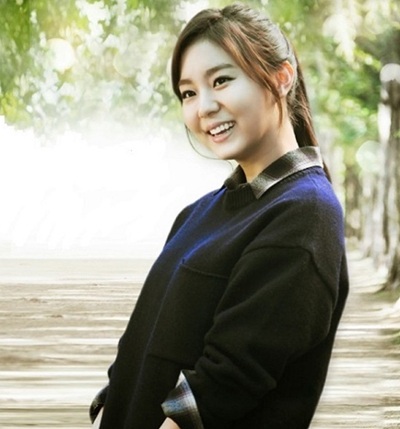 “Cầu vồng hoàng kim” khuấy động màn ảnh Việt - 2 Vào vai Baek Won, UEE đã chinh phục khán giả qua vai diễn đầy số phận trong “Cầu vồng hoàng kim”.