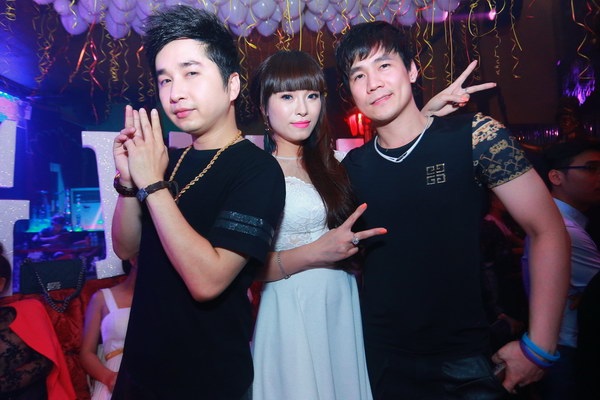Bằng Cường, Khánh Phương và Dung Ruby vui vẻ trong tiệc sinh nhật