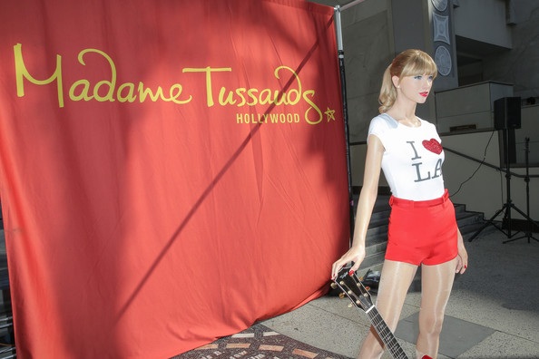 Ngắm tượng sáp xinh đẹp của Taylor Swift - 4 VN