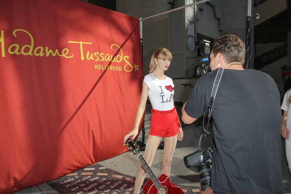 Ngắm tượng sáp xinh đẹp của Taylor Swift - 8 VN