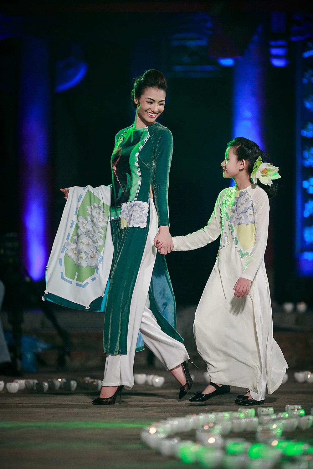 Áo dài Việt lộng lẫy, kiêu sa tại Văn Miếu - 10 Buổi trình diễn đã thành công tốt đẹp!