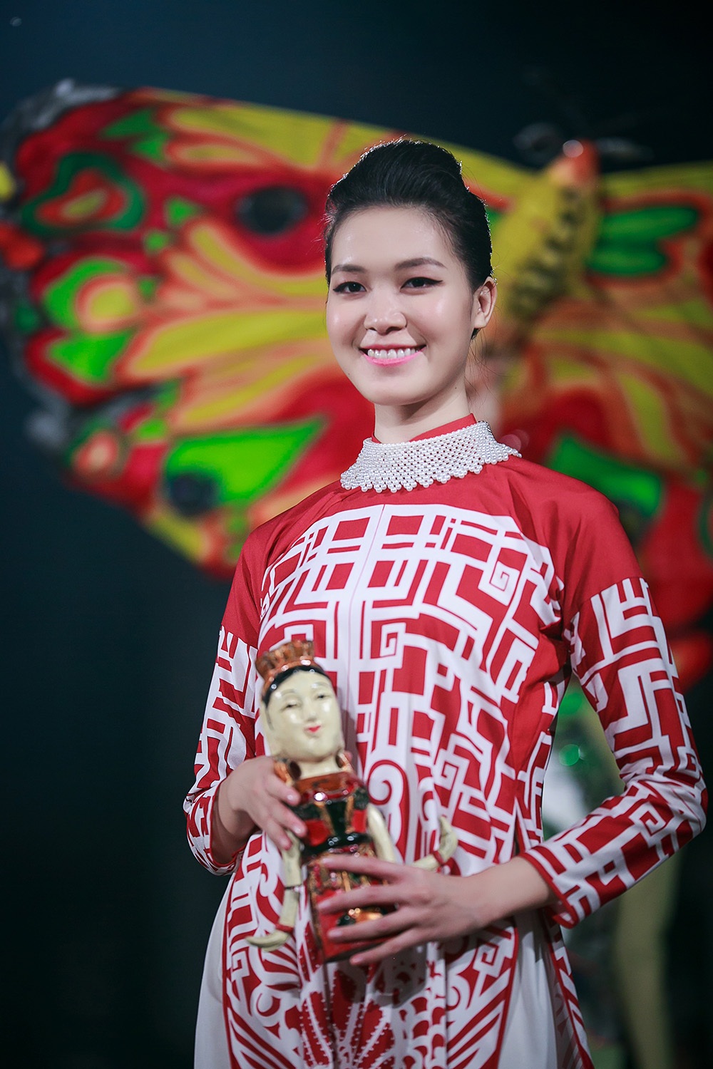 Áo dài Việt lộng lẫy, kiêu sa tại Văn Miếu - 14 Sự xuất hiện hiếm hoi của hoa hậu Thùy Dung