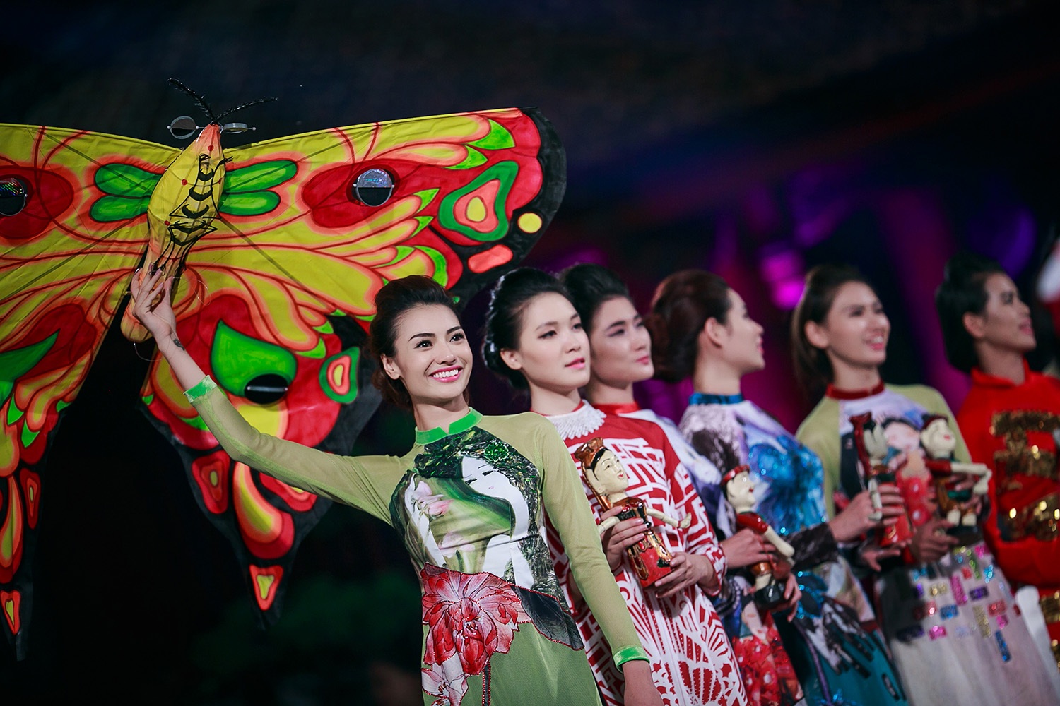 Áo dài Việt lộng lẫy, kiêu sa tại Văn Miếu - 15 Buổi trình diễn đã thành công tốt đẹp!