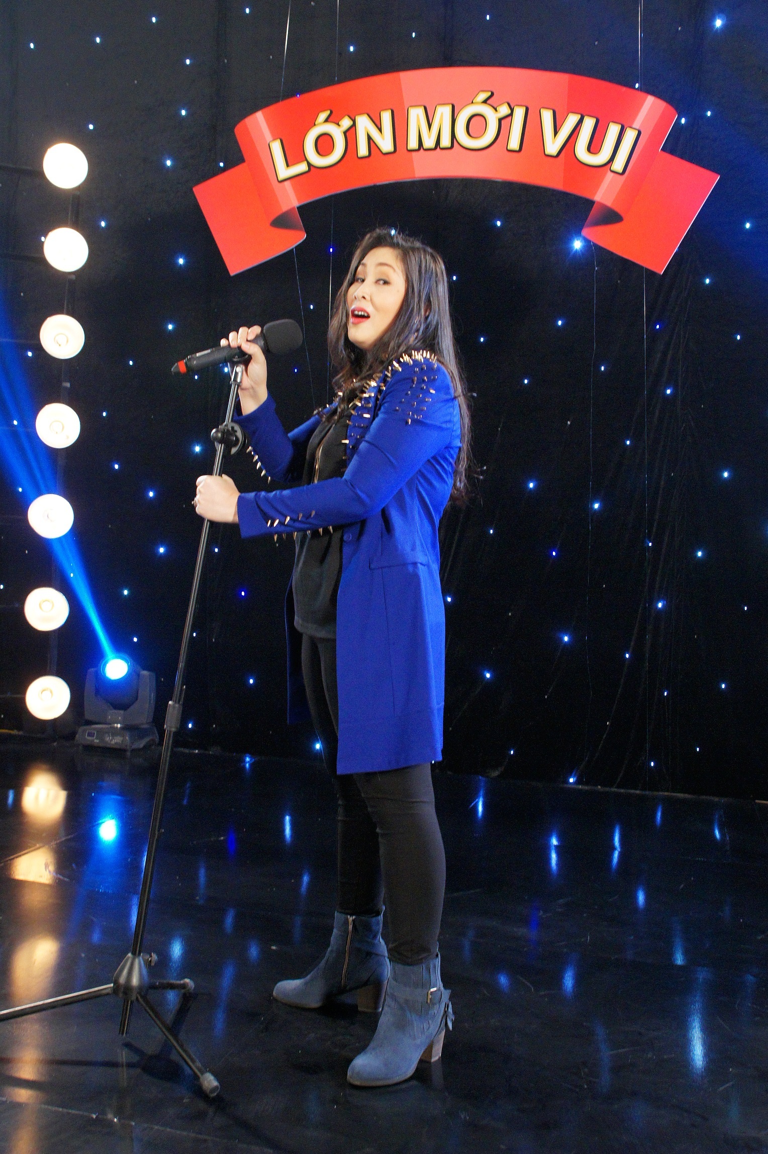 Phong cách trình diễn điệu nghệ của thí sinh Hồng Vui khiến các khán giả hết sức phấn khích