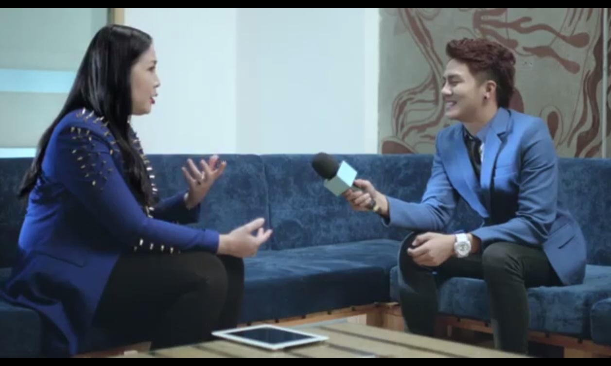 Ban giám khảo vui tính tỏ ra phấn khích, thích thú sau màn trình diễn của thí sinh Hồng Vui