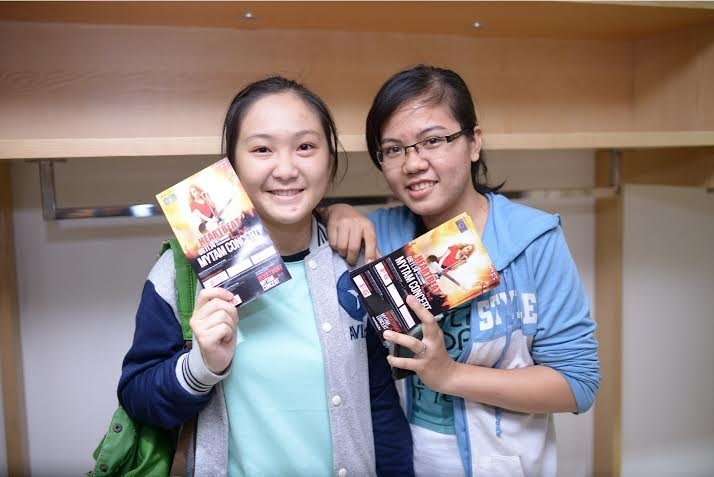 Fan 'bao vây' các điểm phát vé live show Mỹ Tâm - 2 Fan 'bao vây' các điểm phát vé live show Mỹ Tâm