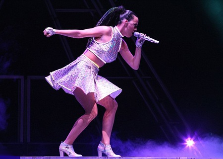 Katy Perry gợi cảm trong buổi diễn mới - 13 Katy Perry