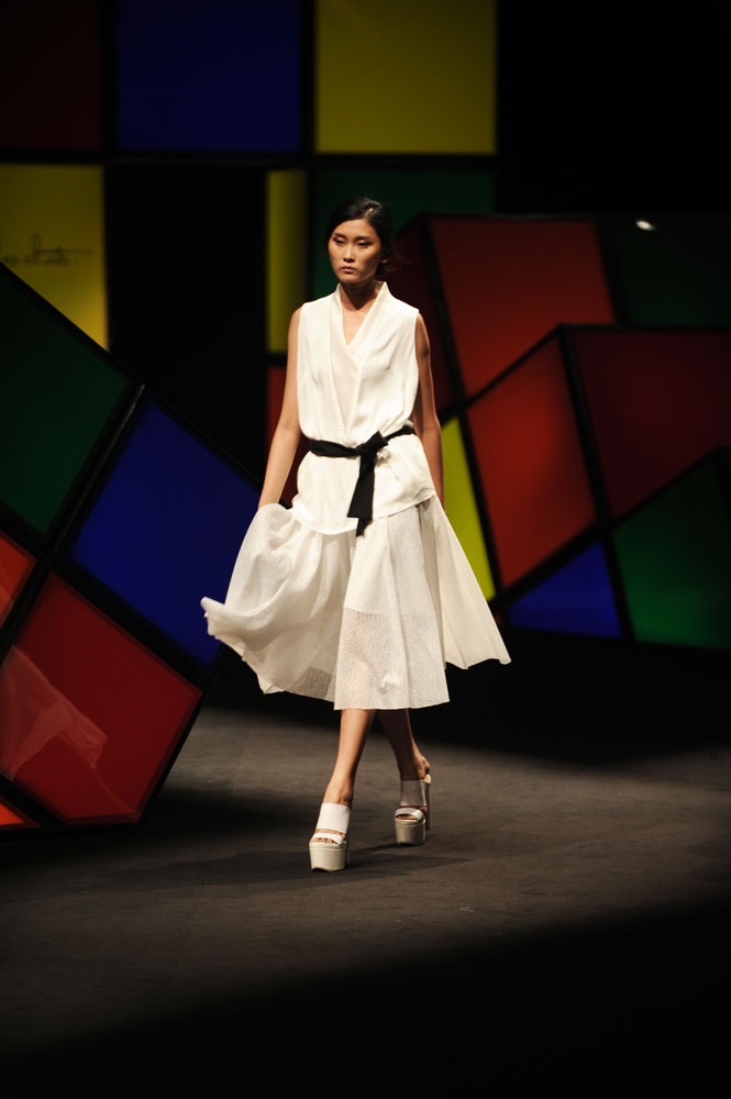Những mẫu thiết kế sành điệu trong Elle Show - 2 Hơn 50 mẫu thiết kế của Rue des Chats đã được giới thiệu tối qua