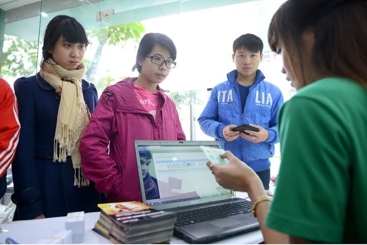 Các bạn trẻ Hà Nội đầu tiên cầm trên tay tấm vé vào cổng live concert Heartbeat