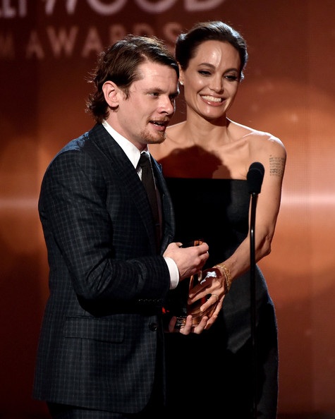 Angelina Jolie gầy gò vẫn xinh đẹp - 2 VN