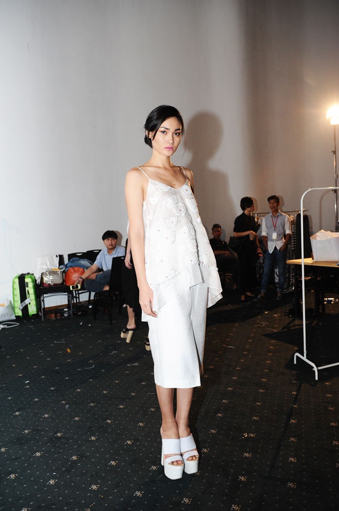 BST xuân hè 2015 Rue des Chats - Khi loài mèo kể chuyện thời trang - 6 Các người mẫu chuẩn bị cho buổi trình diễn.