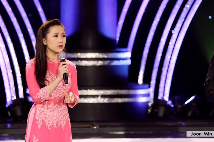 MC Hoài Hương: “Giải Én đồng là một trải nghiệm thú vị” - 4 Bạn có thể chia sẻ cảm xúc khi đoạt giải Én Đồng trong cuộc thi “Người dẫn chương trình 2014”?