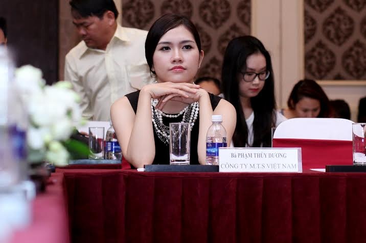 Vợ Minh Tiệp rạng ngời dự họp báo Hoa hậu Việt Nam - 6 Cận cảnh nhan sắc gái một con Thùy Dương