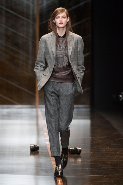 Sành điệu Trussardi - 24 Trussardi