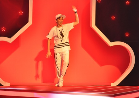 Hoài Linh: “Không ai đi tìm những gì mình đã có” - 1 Hoài Linh: “Không ai đi tìm những gì mình đã có”