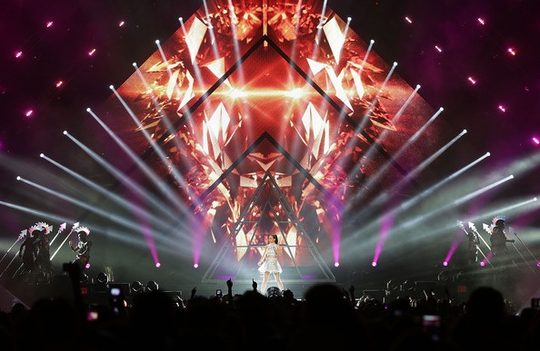 Katy Perry trình diễn sôi động tại Sydney - 12 VN