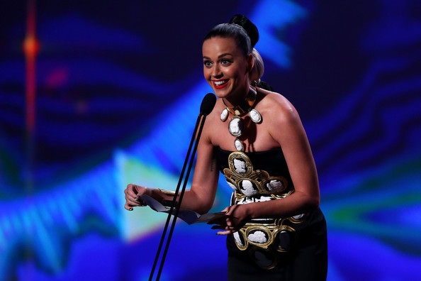 Katy Perry quyến rũ dự sự kiện tại Úc - 9 Cô giới thiệu 1 giải thưởng tại lễ trao giải uy tín này.