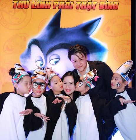 Tới xem phim còn có MC Vân Hugo