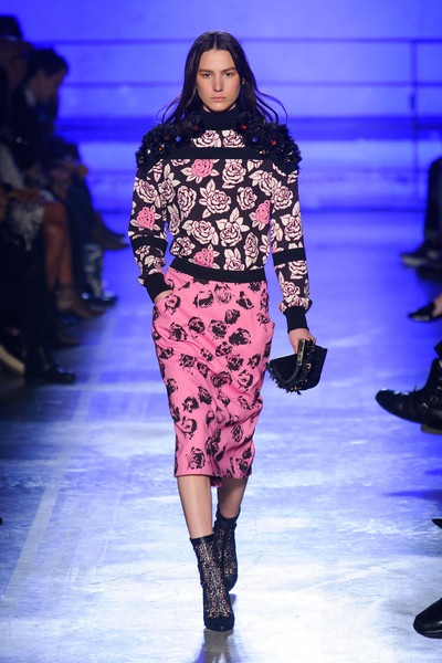 BST gợi cảm của Emanuel Ungaro - 16 Emanuel Ungaro