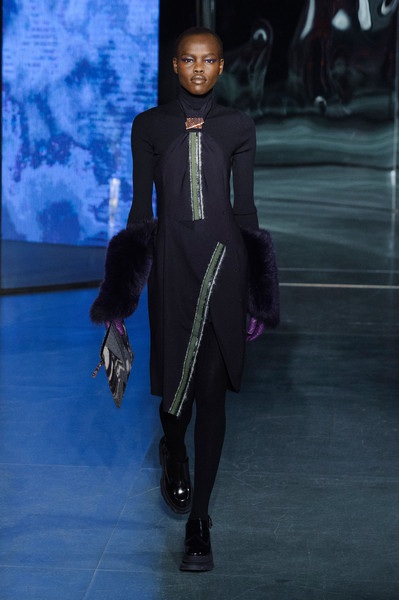 BST sành điệu của Kenzo - 10 kenzo