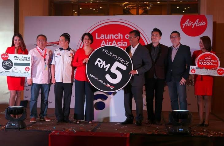 AirAsia triển khai dịch vụ Wi-Fi trên máy bay - 1 AirAsia triển khai dịch vụ Wi-Fi trên máy bay vào đầu 2015