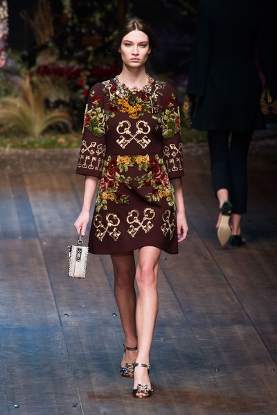 BST sang trọng của Dolce & Gabbana - 9 Dolce & Gabbana