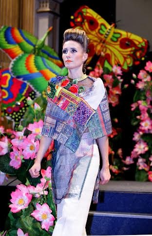 Hùng Việt tự tin mang áo dài tới Paris - 4 Thông điệp mà Hùng Việt gởi đến chính là niềm hy vọng xanh dành cho cuộc sống.