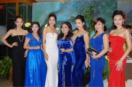 Á hậu trang sức Hương Giang, Cựu người mẫu -