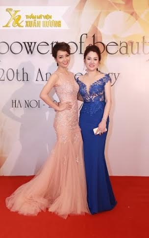 Những dấu ấn đậm nét đêm gala “The power of beauty” - 1 Bà Đặng Thị Xuân Hương - Chủ tịch HĐQT TMV Xuân Hương và diễn viên Mai Thu Huyền