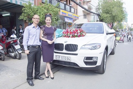 Hoa hậu Bùi Thị Hà thưởng Tết xe BMW X6 cho Giám đốc điều hành - 6 Công chúa nhỏ của Tập đoàn Long Hoàng được đặt tên Hân Hân