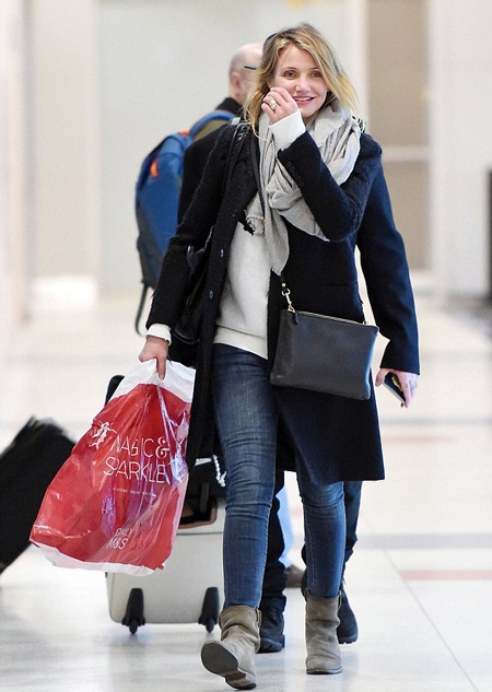 Cameron Diaz đính hôn với bồ trẻ - 1 Cameron Diaz