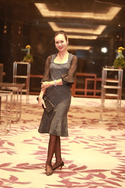 Mai Thu Huyền và chị gái rạng rỡ dự tiệc - 7 Người mẫu Bảo Ngọc dự tiệc