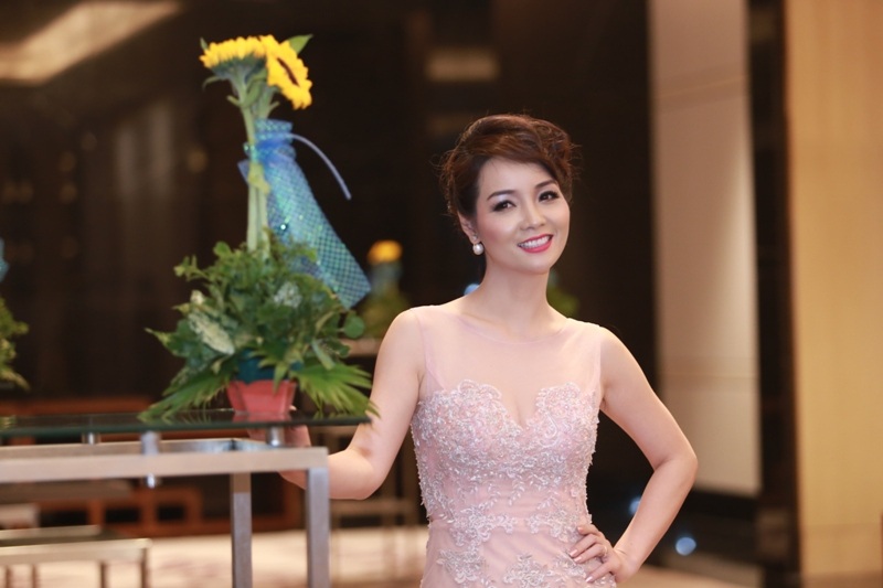 Mai Thu Huyền trẻ trung với tóc ngắn