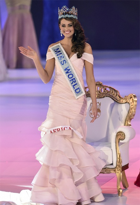 Tân Hoa hậu thế giới được chào đón nồng nhiệt khi về nhà - 9 Rolene Strauss khi đăng quang HHTG cách đây 1 tuần!