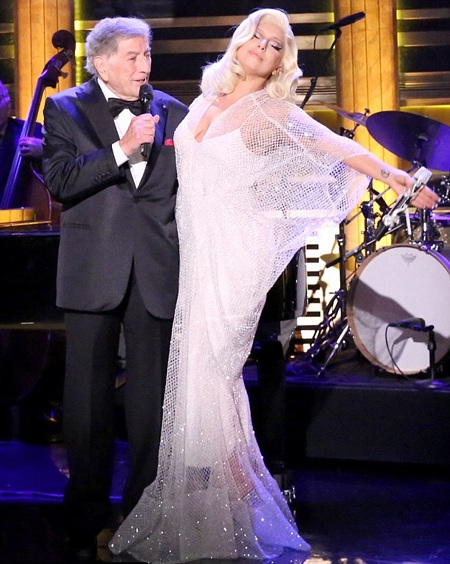 Lady Gaga bất ngờ thay đổi hình ảnh - 4 Lady Gaga