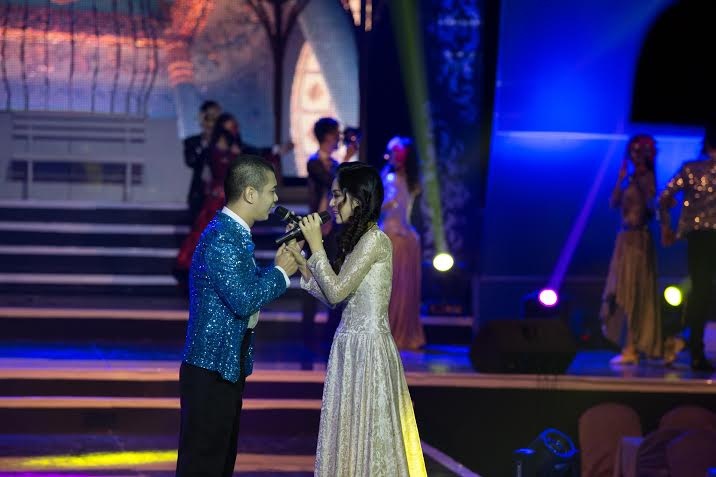 Duyên Quỳnh: “Thù lao lớn nhất chính là tình cảm của khán giả” - 1 Romeo Nam Khánh và Juliet Duyên Quỳnh trong đêm diễn 17/12