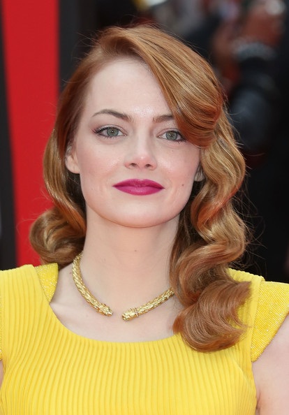 Emma Stone's Veronica Lake Curls