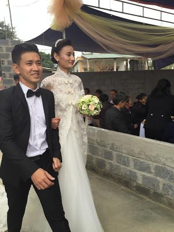 Lê Thúy hạnh phúc trong ngày cưới - 19 Cập nhật ảnh cưới Lê thúy